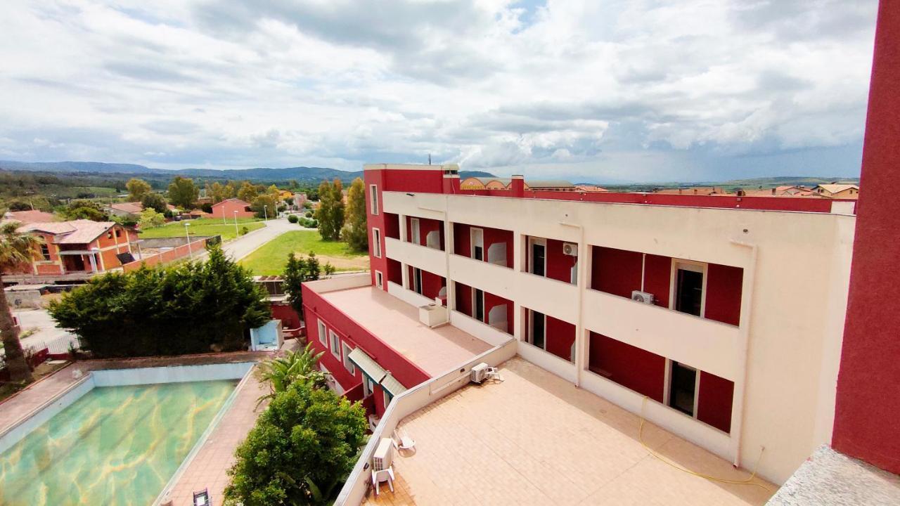 Hotel Mater Mediterranea Senorbi ภายนอก รูปภาพ